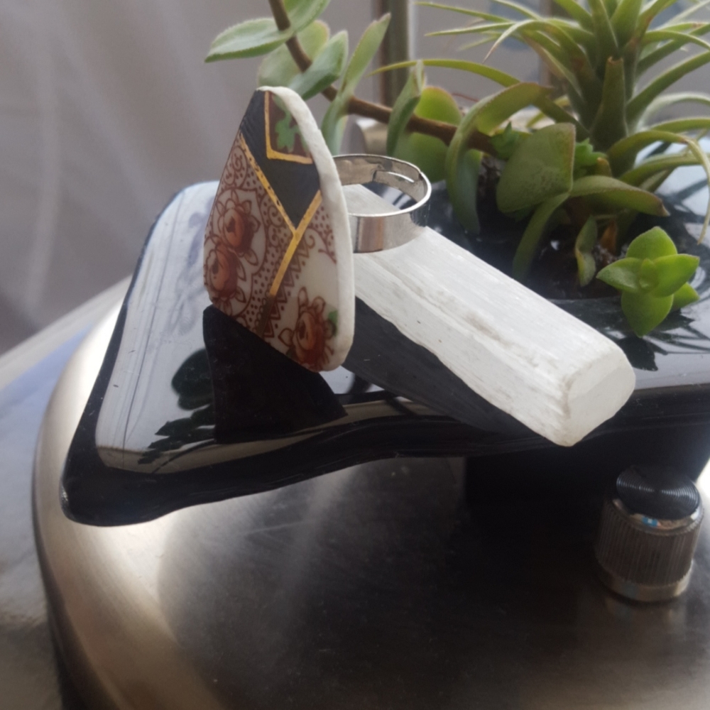 Adjustable Hand made Ceramic Ring - Picture 2 of 6